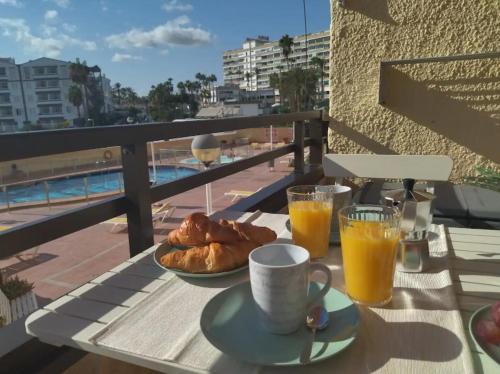 Pool view accommodation in Playa del Ingles