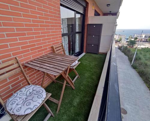 Precioso apartamento con terraza, pistas de padel y piscinas