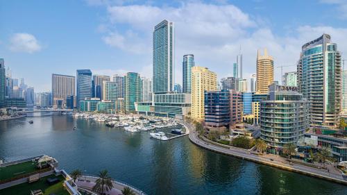 Dubai Marina Royal Premium Serviced Apartments Marina Wharf - KIDS STAY FREE plus free check in 24 hours, Дубай (фото 2)
