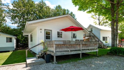 Bungalow with Patio