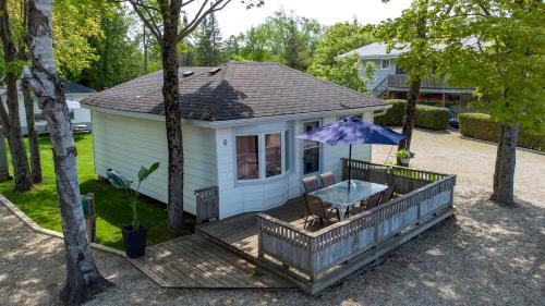 Bungalow with Patio