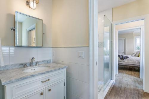 Precious Memories 753 Jacaranda Rd - image 3