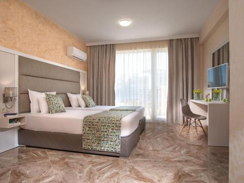 Marina Sands Bijou Boutique is an excellent choice for travelers visiting Obzor