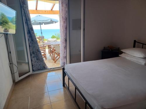 Sklavenitis Panoramic Seaview Beach Apartment