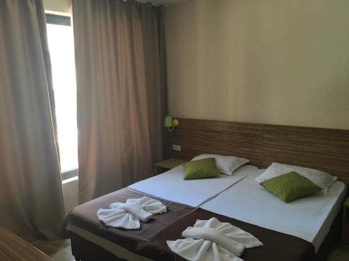 1 double bed