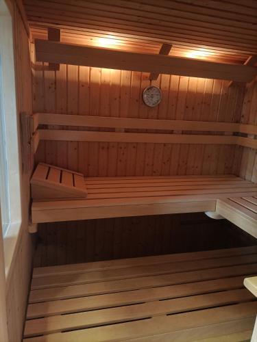 Sauna, Schöne Wohnung mit Whirlpool und Sauna (Schone Wohnung mit Whirlpool und Sauna) in Homberg (Hessen)