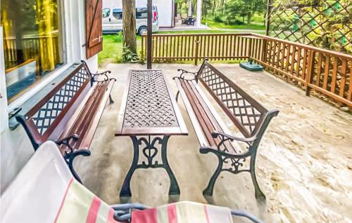 Peldbaseins, Awesome Home In Kamionki Male in Turzno