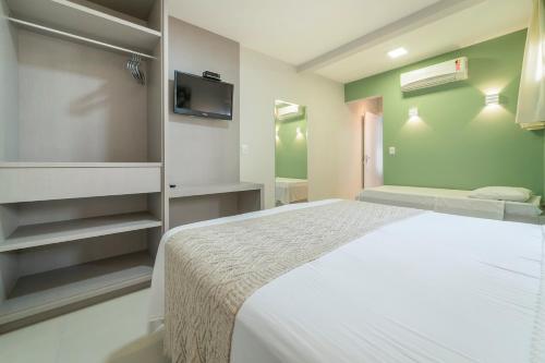 One-Bedroom Apartment image 4