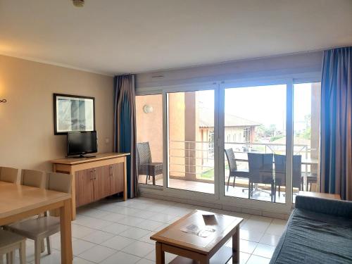 Apartment with Sea View image 10