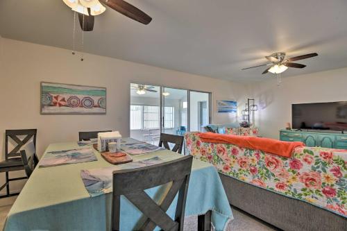 Ranch-Style House with Pool Access in 55 and Community in Sun City Center, USA