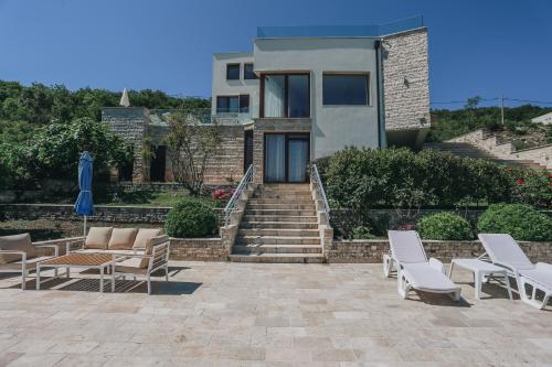 Villa Semiramis - image 9