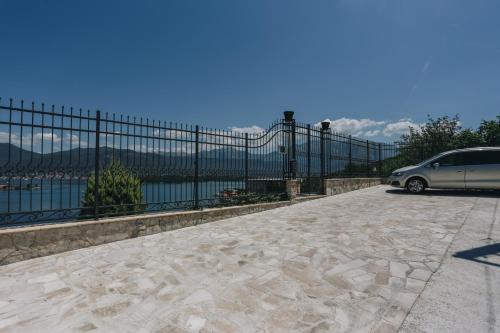 Villa Semiramis - image 14