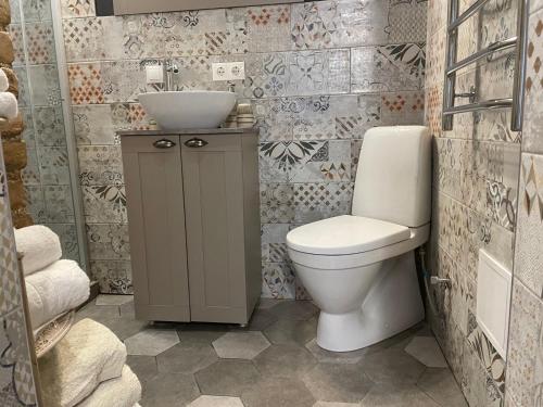 Exquisite & Steps to center 1Br Apt with Free Parking, Riga (foto 3)