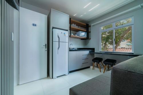 One-Bedroom Apartment image 5