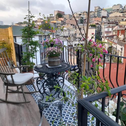 The White Swan Suites Beyoglu