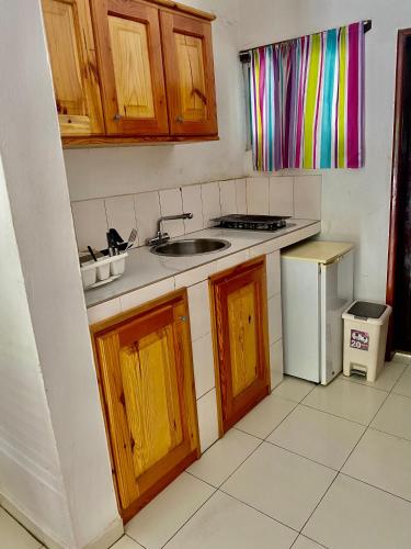 Dapur, Queen Zee Garden Apartments in Kololi