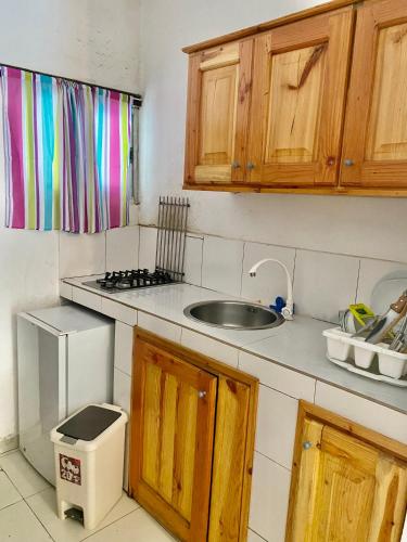 Dapur, Queen Zee Garden Apartments in Kololi