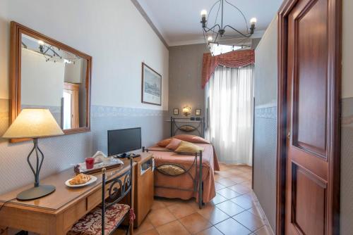 Single Room room in Pinto Storey Hotel