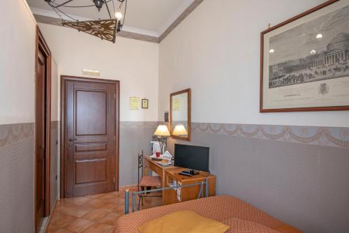 Pinto Storey Hotel - image 2