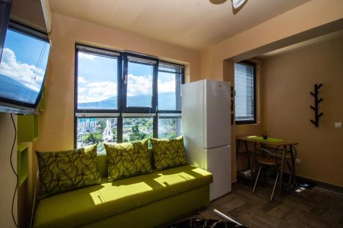 Vitosha View Apartment with Parking, Sofia