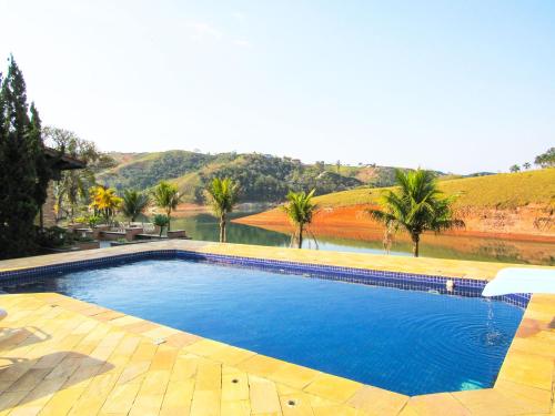 Lindo Sitio na beira da represa em Santa Isabel - SP