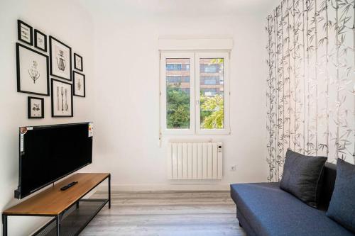 Acogedor apartamento. Arturo Soria-MD Anderson 1E, Madryt