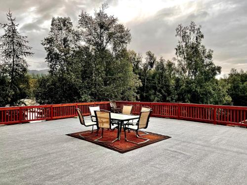 Newly Remodeled spacious units, minutes from mountains, inlet, downtown and airport