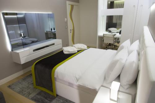 The Leos Residence - image 3