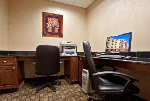 Holiday Inn Express Hotel & Suites Erie an IHG Hotel