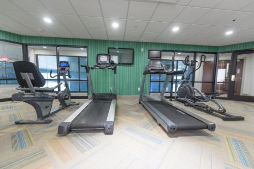 Holiday Inn Express Hotel & Suites Erie an IHG Hotel - Chautauqua Lake