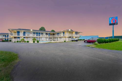 Motel 6-Lumberton, NC
