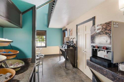 Best Western Conway - image 12