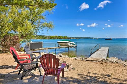 Charming Suttons Bay Cottage with Shared Waterfront! in Suttons Bay, USA