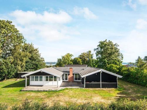 Five-Bedroom Holiday home in Børkop 2