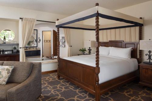 Mission Spa King Suite with Roll-In Shower and Spa Bathroom - Fireplace