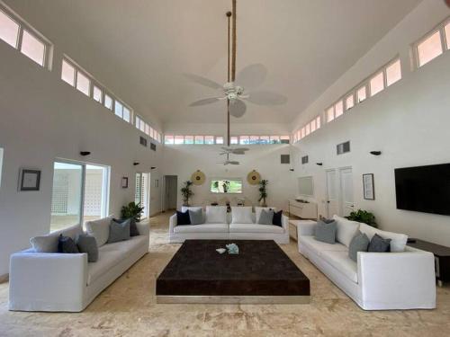 Casa de Campo Villa, steps away from Minitas Beach