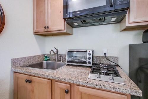 La Jolla Cabana Home - image 14