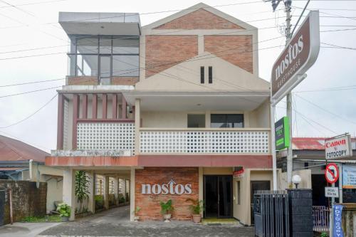 B&B Ngasinan - Urbanview Hotel Nostos Wonosobo by RedDoorz - Bed and Breakfast Ngasinan