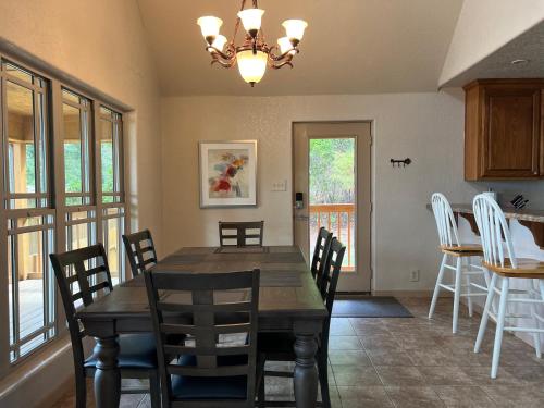 Lakefront Oasis with Private Boat Dock on Lake Palestine in Flint (TX)