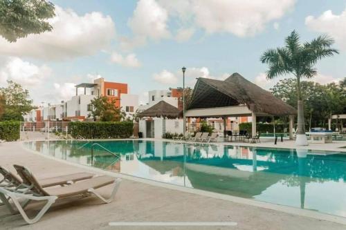 Hermoso apartamento piscina, céntrico, área libre.