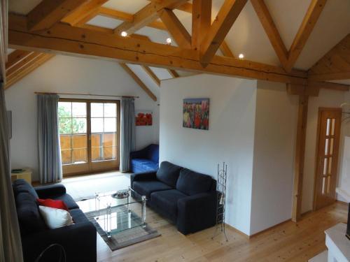 3 bedrooms, 4 beds