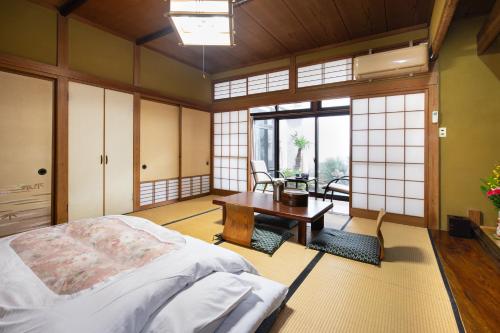 Japanese-Style Twin Room with Shared Bathroom