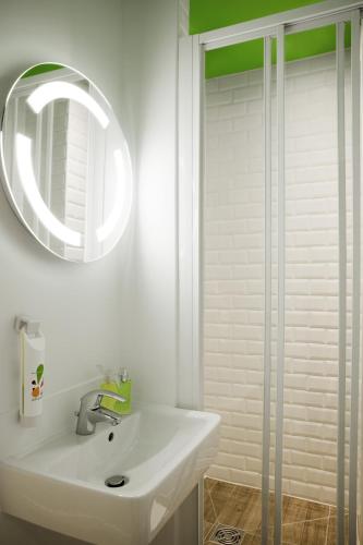 ibis Styles Paris Buttes Chaumont - image 8