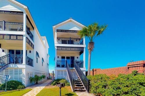 One Charleston Place A