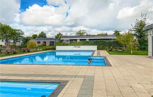  Awesome Home In West-Graftdijk With Kitchen in West-Graftdijk
