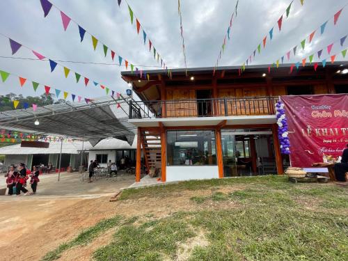 Centro business, Homestay Chân Mây Chiêu Lầu Thi (Homestay Chan May Chieu Lau Thi) in Nam Pi