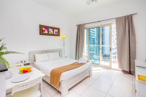 Bespoke Residences - Studio Apartment with Marina View - image 2
