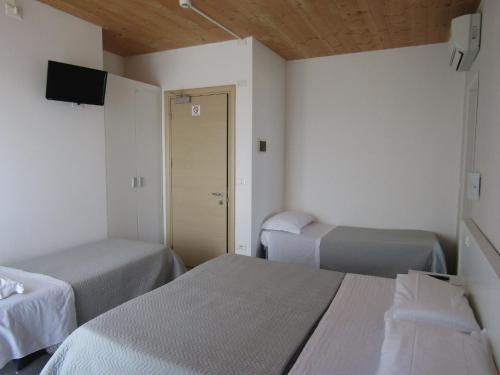 Quadruple Room image 4