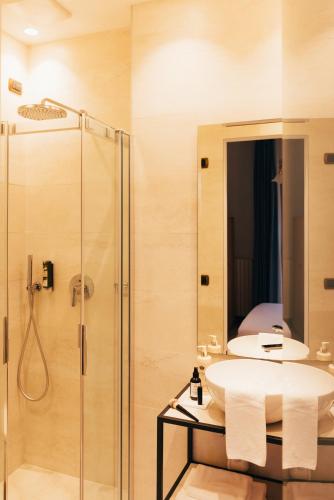 Single room, lake view