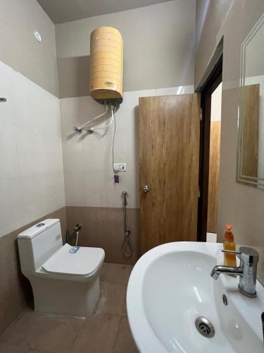 Double or Twin Room image 8
